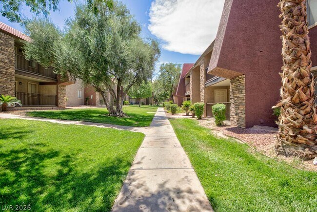 Building Photo - 5081 River Glen Dr