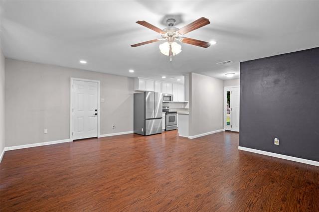 Foto del edificio - 810 Longbeach Dr