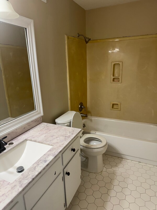 Foto del edificio - 2004 Pine Needle Dr E