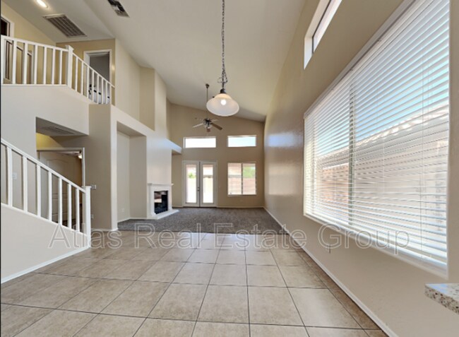 Foto del edificio - 11418 W Locust Ln