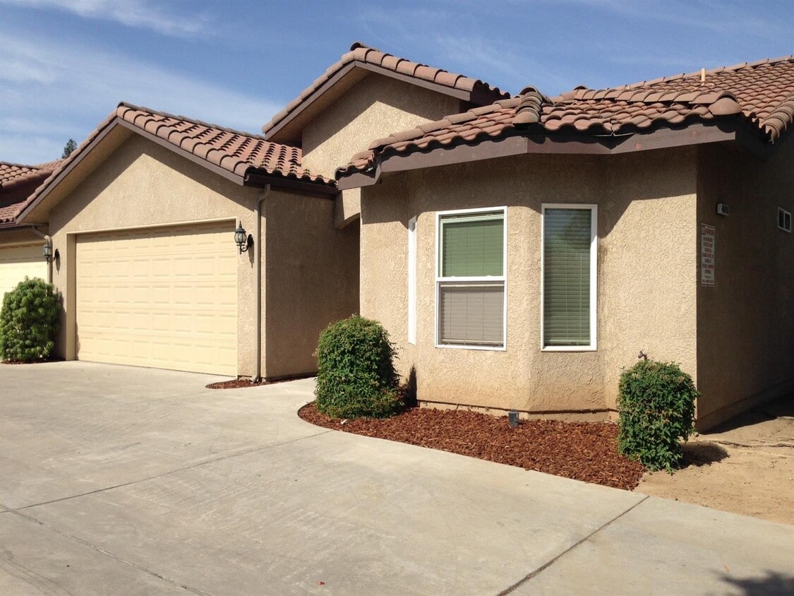 4693 W Clinton Ave Unit 101, Fresno, CA 93722 Condo for Rent in