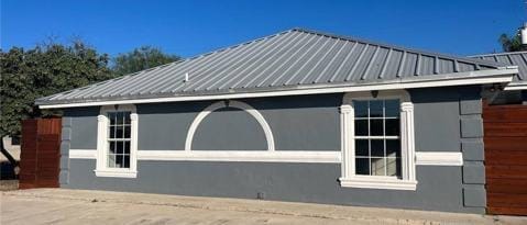 Foto del edificio - 144 Redwood Rd