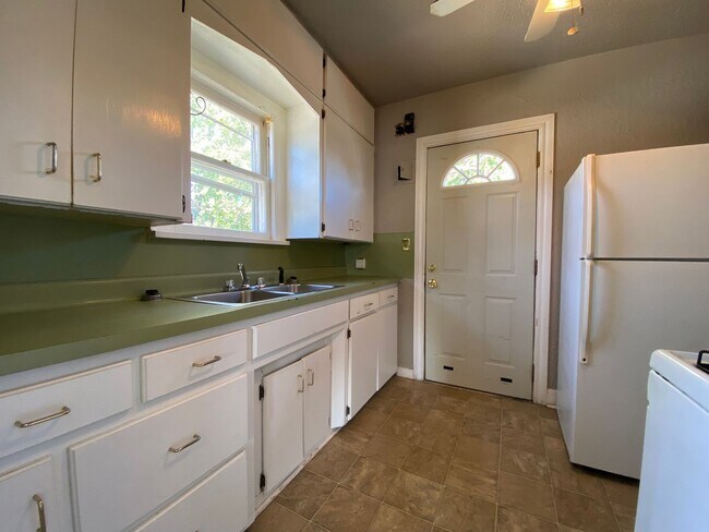 Foto del edificio - Duplex in NW OKC near Reed Park!