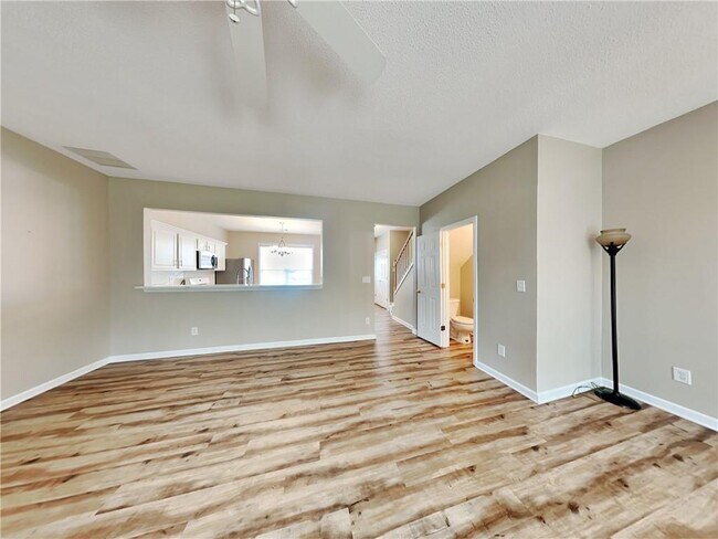 Foto del edificio - 4110 Howell Park Rd