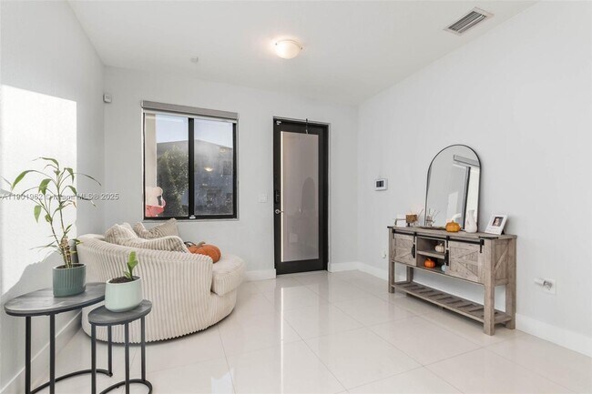 Foto del edificio - 2430 SW 145th Pl