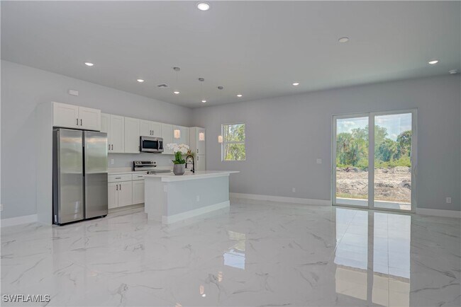Foto del edificio - 3121 71st St W
