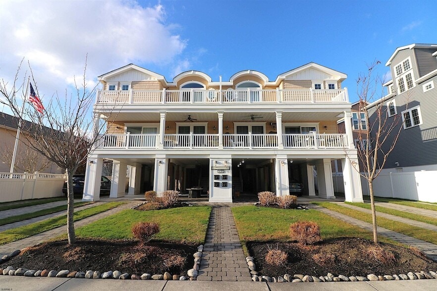 Foto principal - 9505 Monmouth Ave