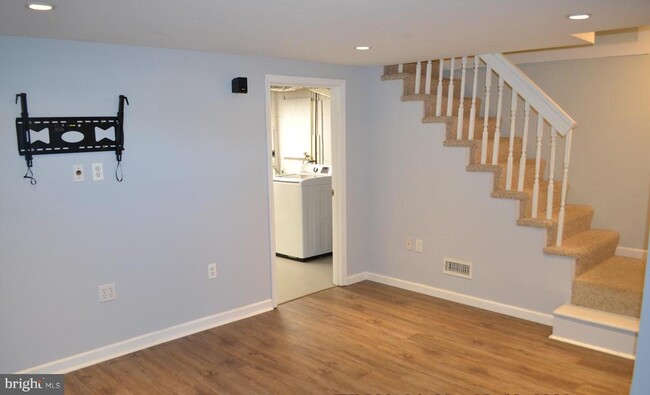 Building Photo - 1650 GRAY HAVEN
