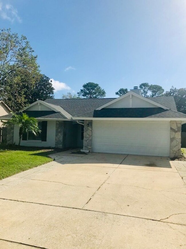 Building Photo - Adorable 3/2 located in Oviedo - Alafaya W...