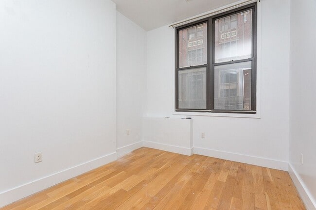 Building Photo - 750 Dekalb Ave