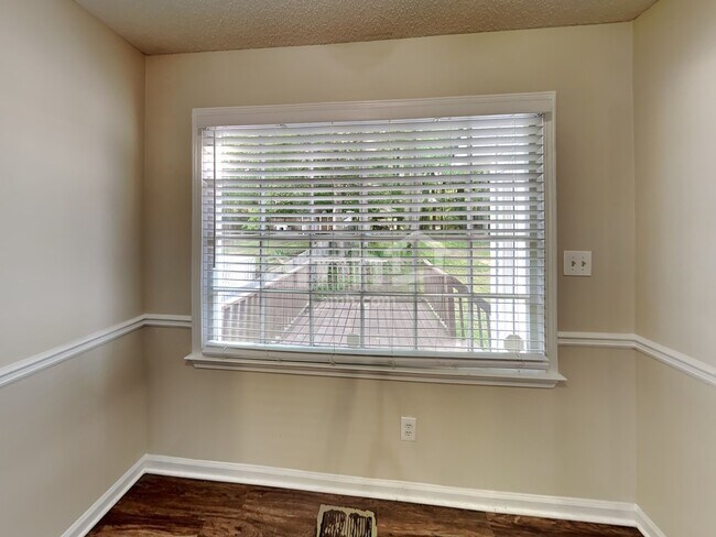 Foto del edificio - 3846 Deercreek Dr