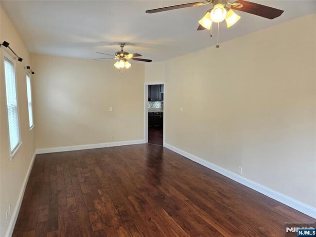 Building Photo - 158 Knapp Ave