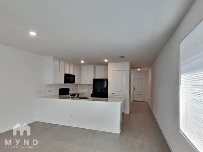 Foto del edificio - 1254 Basswood Dr