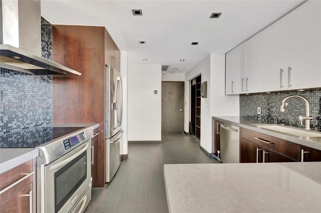 Building Photo - 11111 Biscayne Blvd