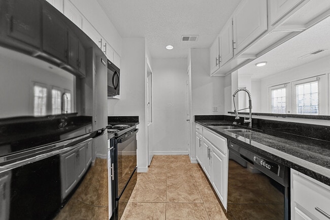 Building Photo - Columbia Oaks