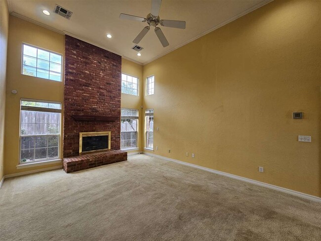 Foto del edificio - 6605 NW Willow Tree Cir