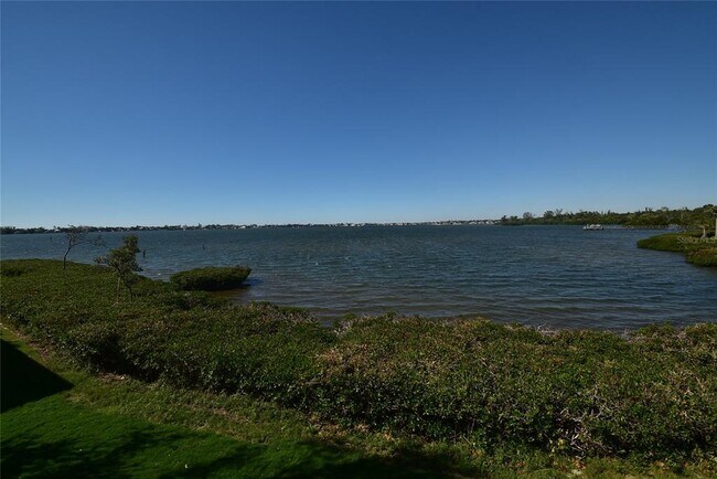 Building Photo - 1511 Pelican Point Dr