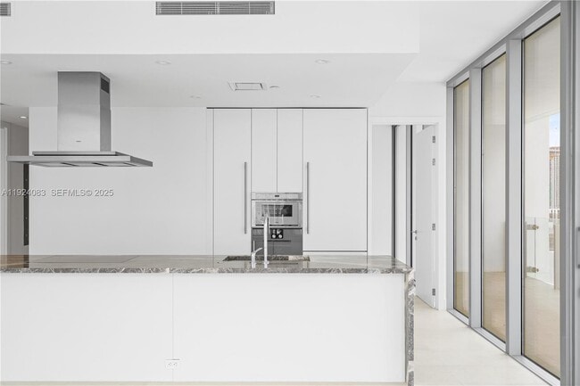 Foto del edificio - 700 NE 26th Terrace