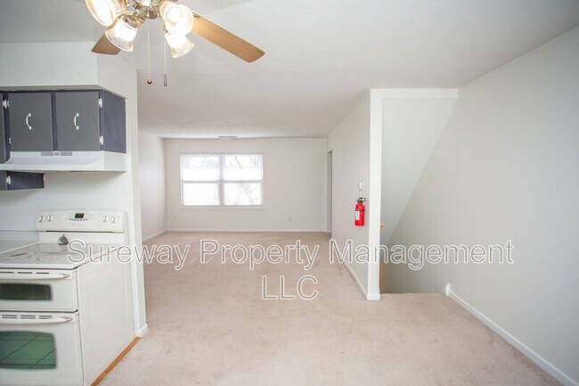 Foto del edificio - 512 Winding Way