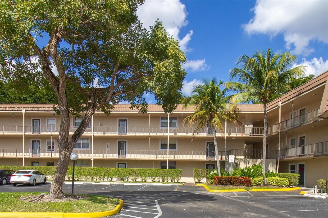 9301 Lime Bay Blvd Unit 312, Tamarac, FL 33321 Condo for Rent in