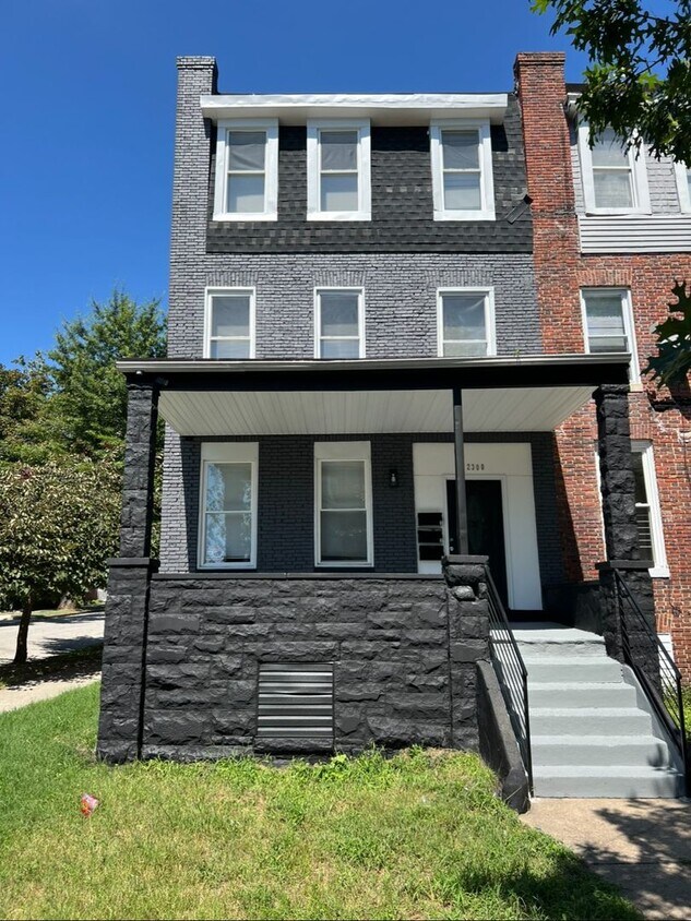 Foto principal - Beautiful 2 Bed 2 Bath Apartment