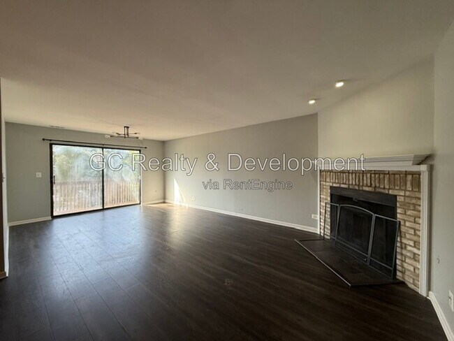Foto del edificio - 320 Deer Glen Way
