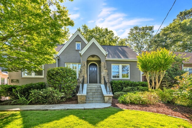 Building Photo - 455 Claire Dr NE
