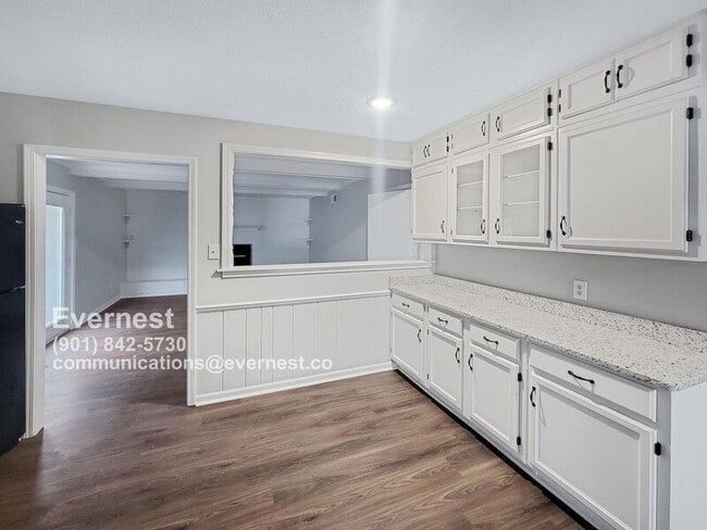 Building Photo - 8287 Farmington Dr E