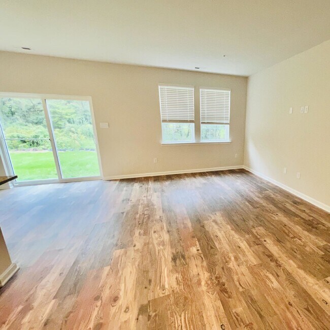 Foto del edificio - 3br 2.5ba Townhome Northeastern SD!