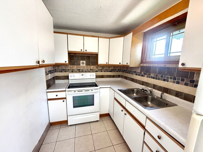 Foto del edificio - 620 E Seerley Blvd