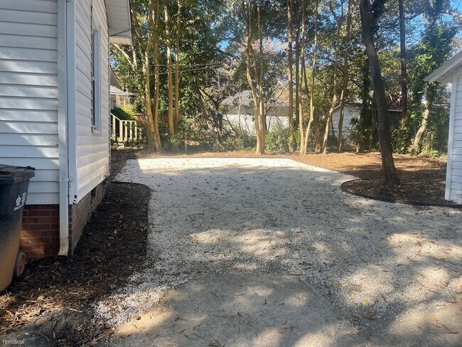 Foto del edificio - 2 br, 2 bath Duplex - 1809 Chestnut Avenue...