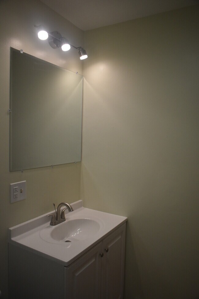Building Photo - 1550 CT-12