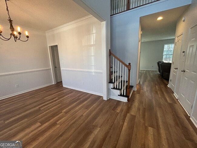 Building Photo - 560 Millbrook Village Dr