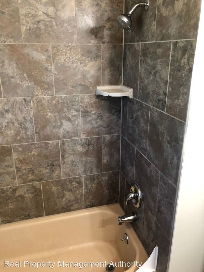 Foto del edificio - 2 br, 1 bath House - 2208 E. 17th St