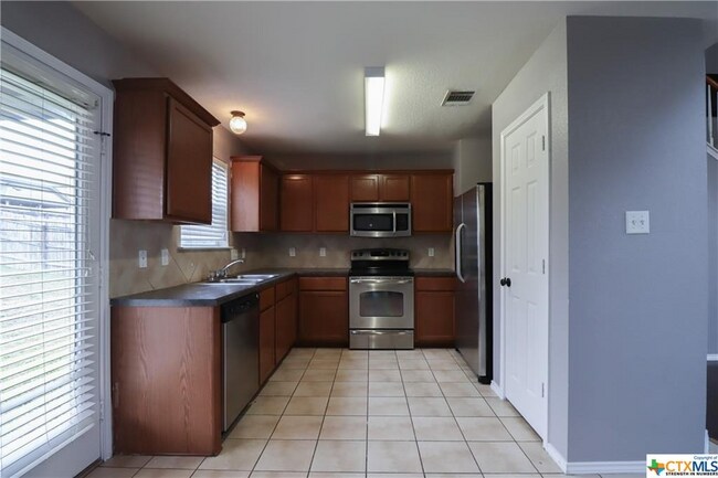 Foto del edificio - 5400 Lions Gate Ln