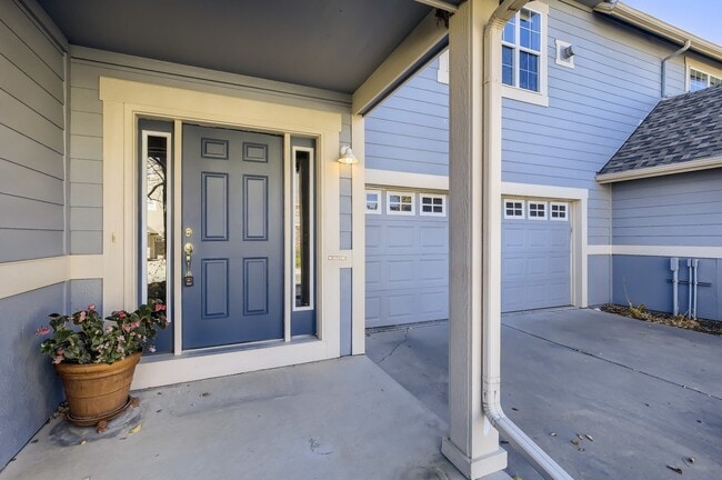 Building Photo - Wonderful SW Longmont Townhome.