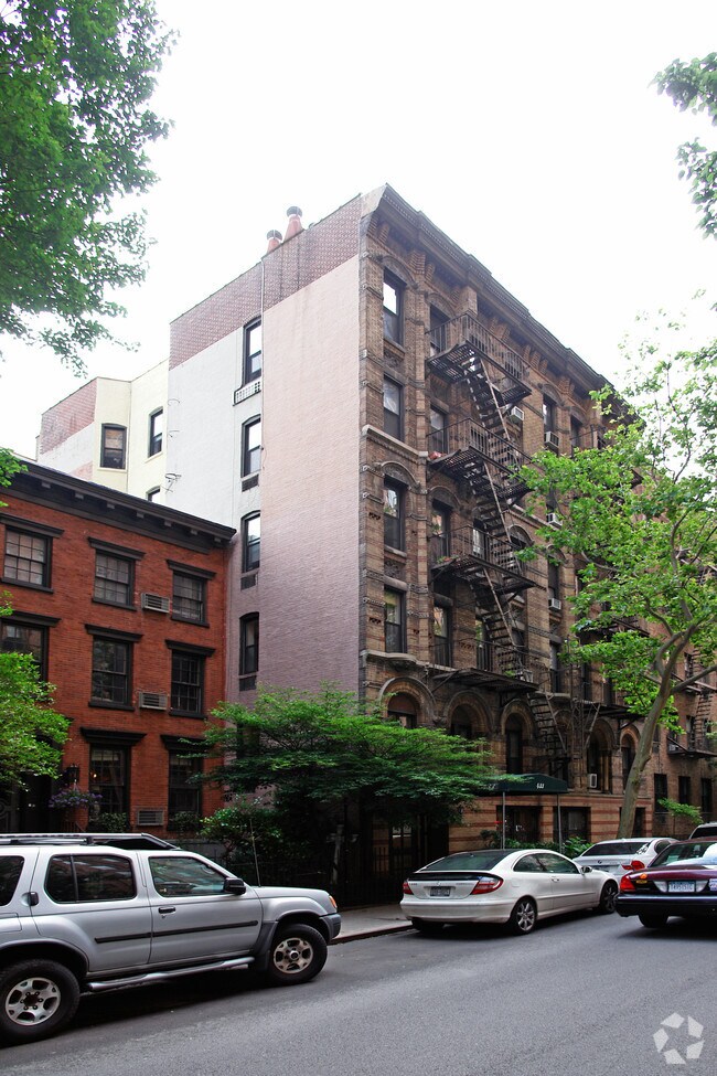 Foto del edificio - 433 W 24th St