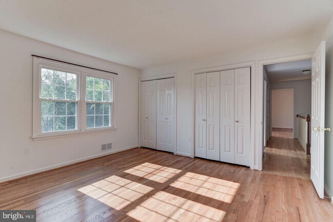 Building Photo - 9601 Persimmon Tree Rd
