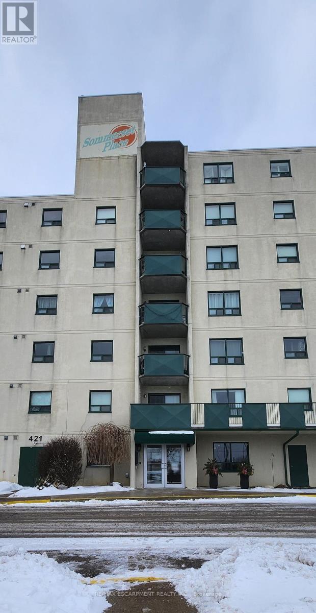 Photo du bâtiment - 421 Fairview Dr