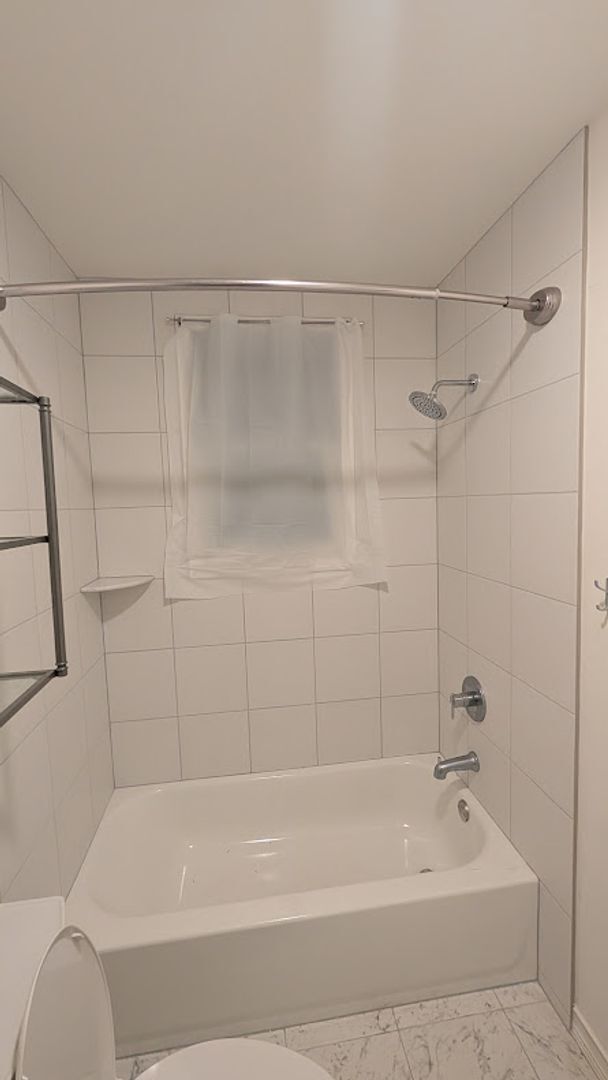 Foto del edificio - 2 bedroom 1 bath home near Lake Julian in Arden, convenient location.