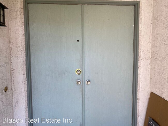 Building Photo - 4 br, 2 bath House - 2425 S. Taylor Place