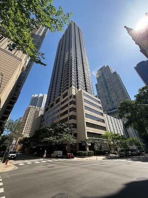 Building Photo - 30 E Huron St