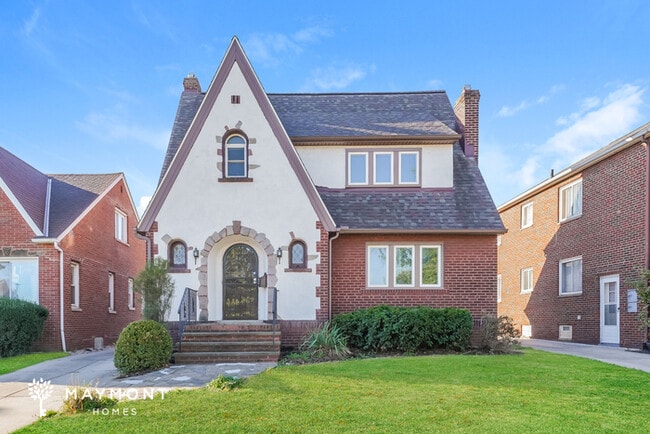 Building Photo - 2611 Brookview Blvd