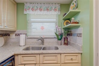 Building Photo - 325 Charlemagne Blvd