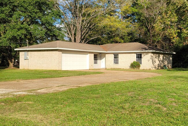 Front - 25708 Parkway Dr