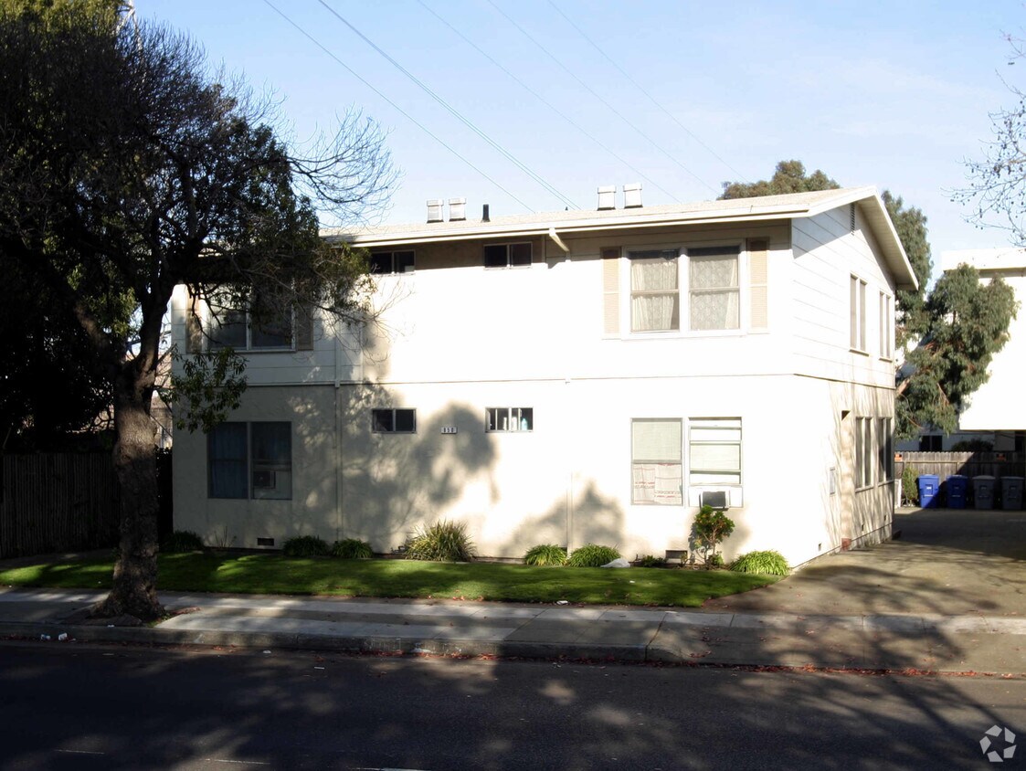 Building Photo - El Camino Apartments