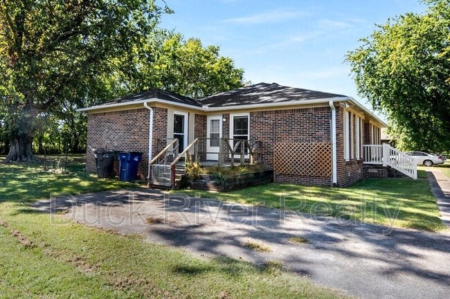 Building Photo - 203 Hunter Dr