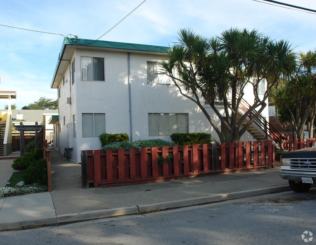 Building Photo - 131 Brighton Rd
