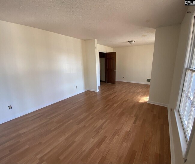 Building Photo - 137 Pebble Brook Rd