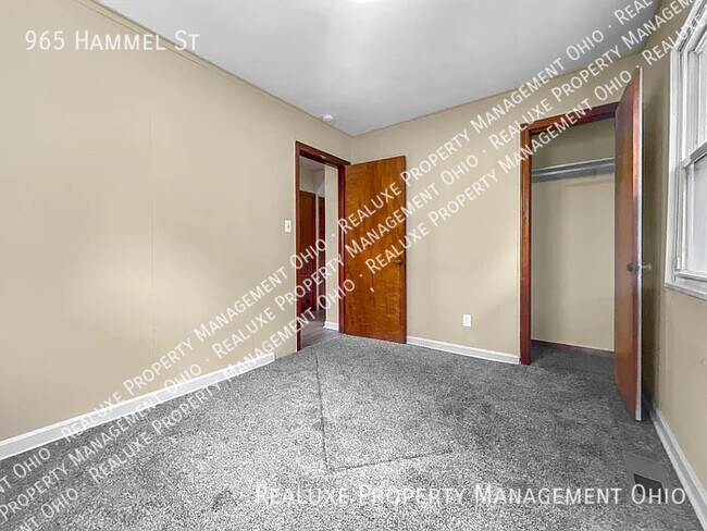 Foto del edificio - 965 Hammel St